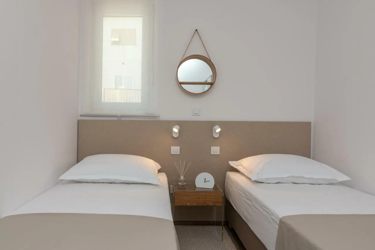 Apartments Flora Traù